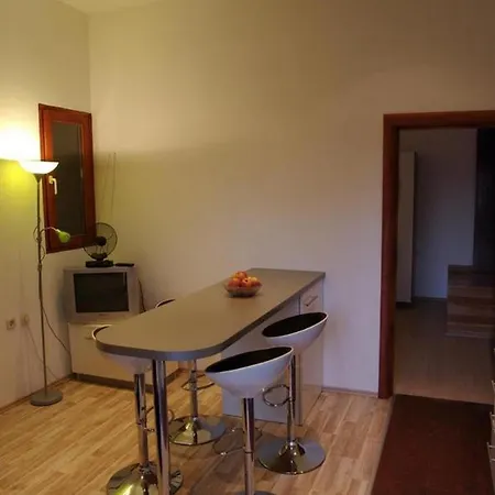 Angelo's Lägenhet